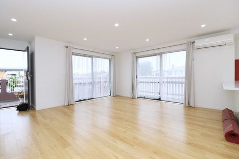 Photo of property in 20 James Street, Mangere East, Auckland, 2024