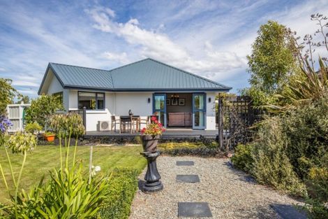 Photo of property in 2 Paget Drive, Woodend, 7610