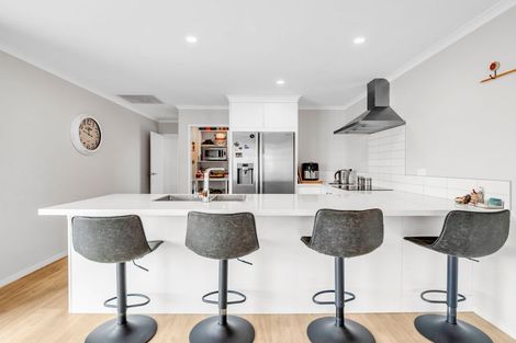 Photo of property in 12 Costello Drive, Ngatea, 3503