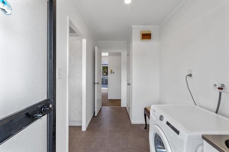 Photo of property in 37 Gosford Drive, Botany Downs, Auckland, 2010