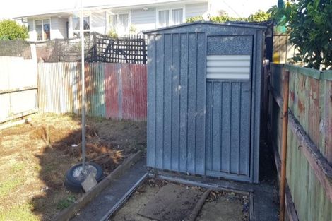 Photo of property in 12 Mickle Street, Te Atatu South, Auckland, 0610