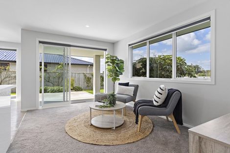 Photo of property in 28 Feist Street, Carterton, 5713