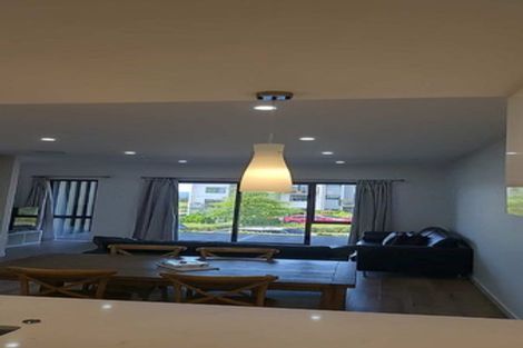 Photo of property in 74 Te Oneroa Way, Long Bay, Auckland, 0630