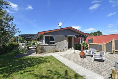 Photo of property in 70 Seaward Road, Edendale, 9825