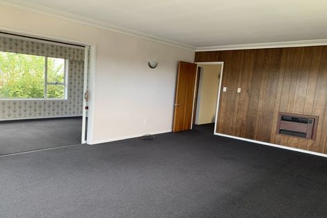 Photo of property in 4206 Great North Road, Glendene, Auckland, 0602