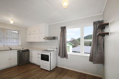 Photo of property in 17 Parenga Street, Wainuiomata, Lower Hutt, 5014