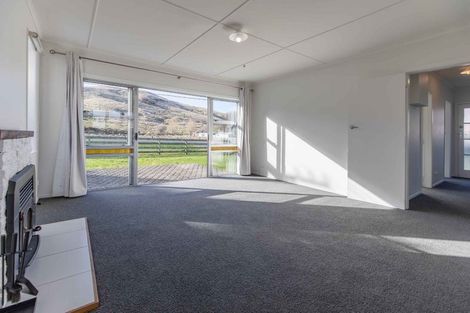 Photo of property in 20 Blake Street, Porangahau, 4293