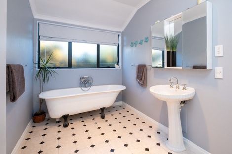 Photo of property in 11 Pukekura Place, Taradale, Napier, 4112