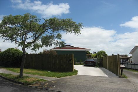 Photo of property in 13 Bundena Place, Clendon Park, Auckland, 2103