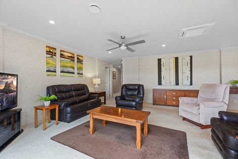 Photo of property in 32 Kereru Place, Pyes Pa, Tauranga, 3112