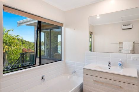 Photo of property in 15 Kakapu Road, Okiato, Russell, 0272