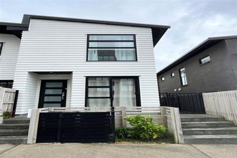 Photo of property in 22 Rauemi Way, Te Atatu South, Auckland, 0610