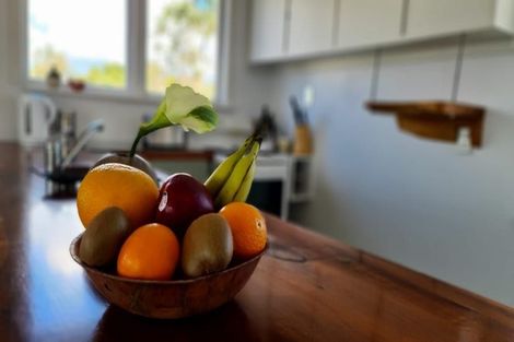 Photo of property in 114 Pacific Parade, Army Bay, Whangaparaoa, 0930