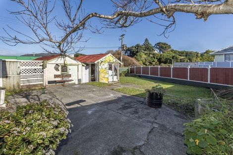 Photo of property in 17 Dimock Street, Titahi Bay, Porirua, 5022