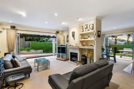 Photo of property in 205a Hurstmere Road, Takapuna, Auckland, 0622