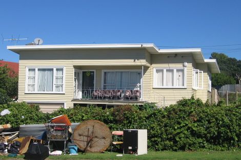 Photo of property in 2 Binsted Road, New Lynn, Auckland, 0600