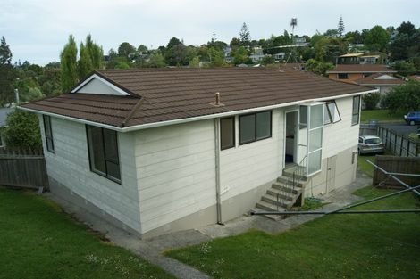 Photo of property in 25 Topliss Drive, Northcross, Auckland, 0632