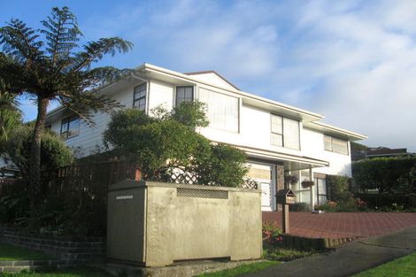 Photo of property in 87 Victory Crescent, Tawa, Wellington, 5028