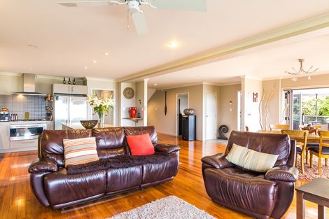 Photo of property in 33 Shera Street, Acacia Bay, Taupo, 3330