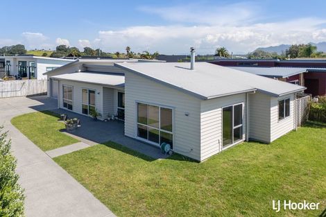 Photo of property in 11 Surfers Avenue, Waihi Beach, 3611