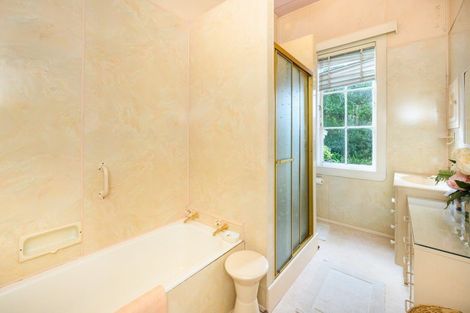 Photo of property in 19 Pahiatua Street, Hokowhitu, Palmerston North, 4410