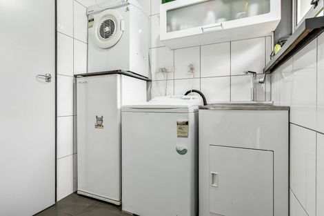 Photo of property in 21 Brookbank Place, Glenview, Hamilton, 3206