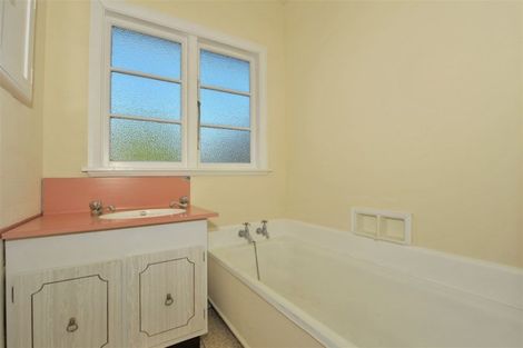 Photo of property in 6 Jennifer Street, Bryndwr, Christchurch, 8053