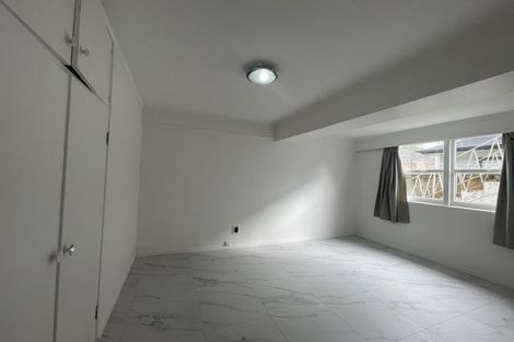 Photo of property in 30 Ramillies Place, Glenfield, Auckland, 0629