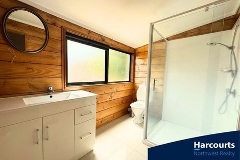 Photo of property in 6a Cambric Place, Botany Downs, Auckland, 2010