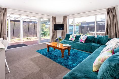 Photo of property in 6 Konini Crescent, Waikanae Beach, Waikanae, 5036