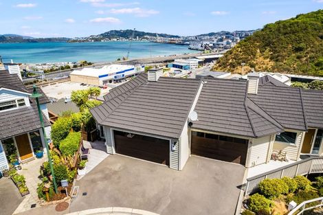 Photo of property in 11 Curnow Way, Kaiwharawhara, Wellington, 6035