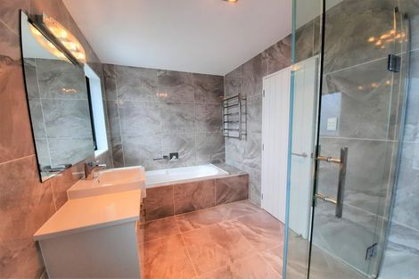 Photo of property in 11 Drumbuoy Drive, Flat Bush, Auckland, 2019