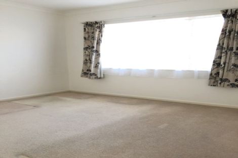Photo of property in 4 Chapletown Drive, East Tamaki, Auckland, 2016