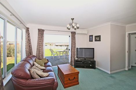 Photo of property in 115 Harbour View Road, Omokoroa, 3114