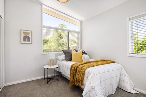 Photo of property in 4 Gladys Avenue, Glenfield, Auckland, 0629