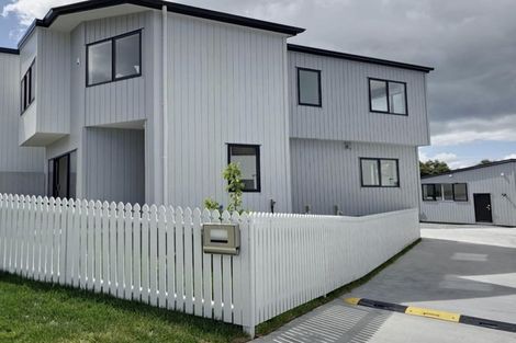 Photo of property in 37e West Harbour Drive, West Harbour, Auckland, 0618