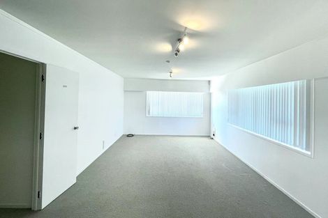 Photo of property in 254 Don Buck Road, Massey, Auckland, 0614