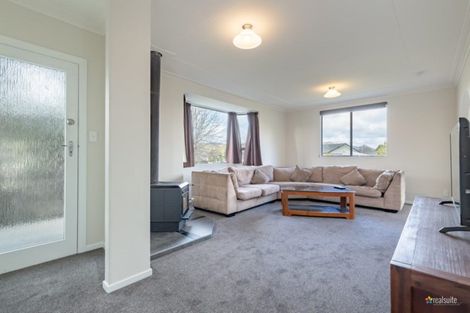 Photo of property in 18 Omaha Grove, Totara Park, Upper Hutt, 5018