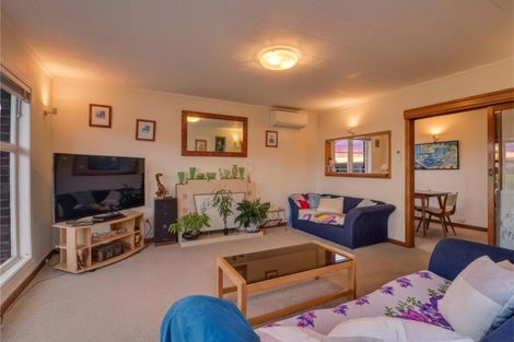 Photo of property in 2 Toru Street, Te Atatu Peninsula, Auckland, 0610