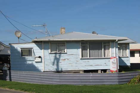 Photo of property in 23 Hood Street, Castlecliff, Whanganui, 4501