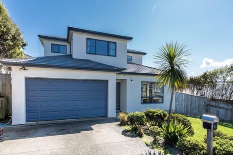Photo of property in 5 Kaweka Close, Aotea, Porirua, 5024
