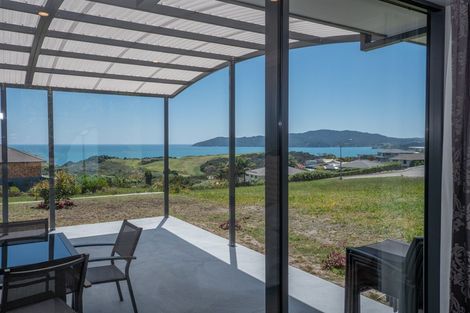 Photo of property in 31 Eagles Way, Cable Bay, 0420