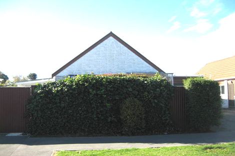 Photo of property in 2/52 Garreg Road, Bryndwr, Christchurch, 8052