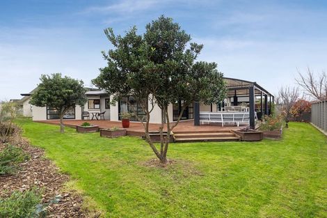 Photo of property in 6 Trump Place, Kelvin Grove, Palmerston North, 4414