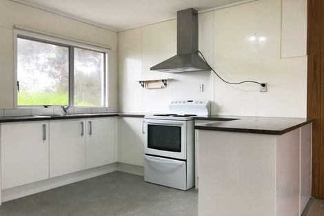 Photo of property in 2/15 Trojan Crescent, New Lynn, Auckland, 0600