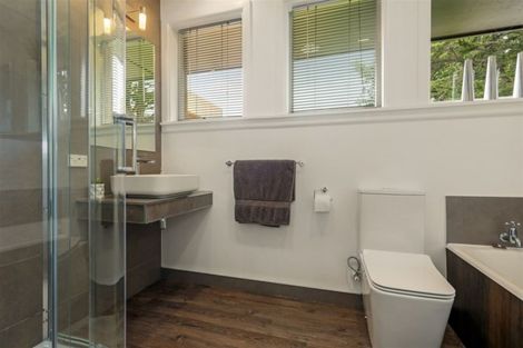 Photo of property in 13 Madeley Road, Mount Pleasant, Christchurch, 8081