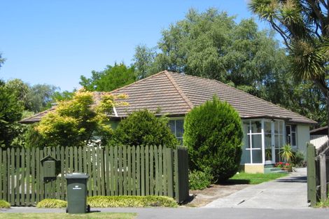 Photo of property in 8 Nyton Place, Bryndwr, Christchurch, 8053
