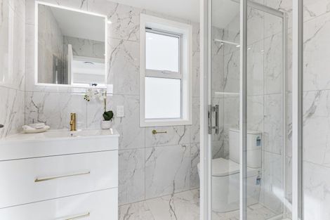 Photo of property in 1 Pinnacle Street, Seatoun, Wellington, 6022