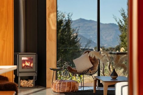 Photo of property in 14 Caithness Court, Jacks Point, Queenstown, 9371