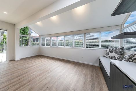 Photo of property in 1/2 Hauraki Road, Hauraki, Auckland, 0622